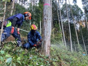 山林事業部2名が、フォレストリーダー研修に参加しました。